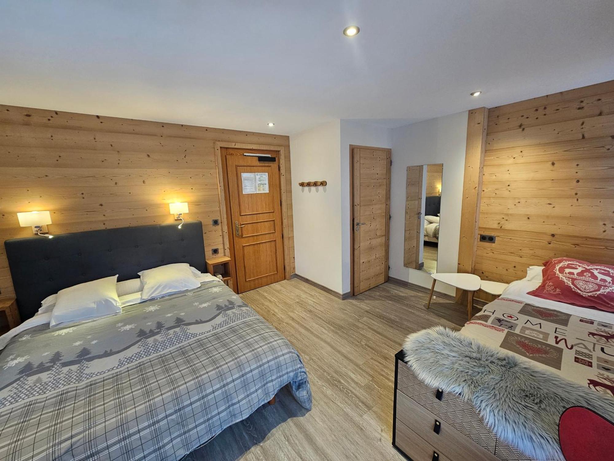 Hotel Plein Soleil Vacheresse Екстериор снимка