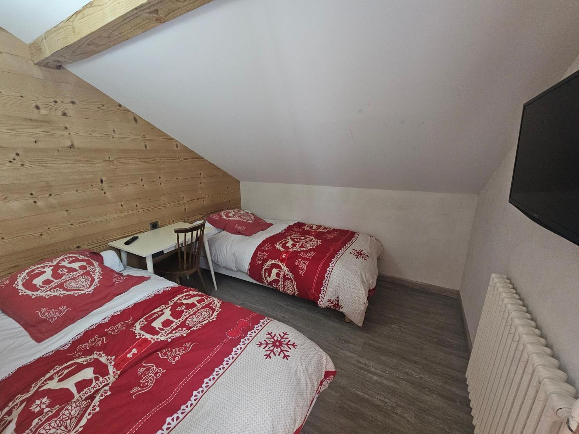 Hotel Plein Soleil Vacheresse Екстериор снимка