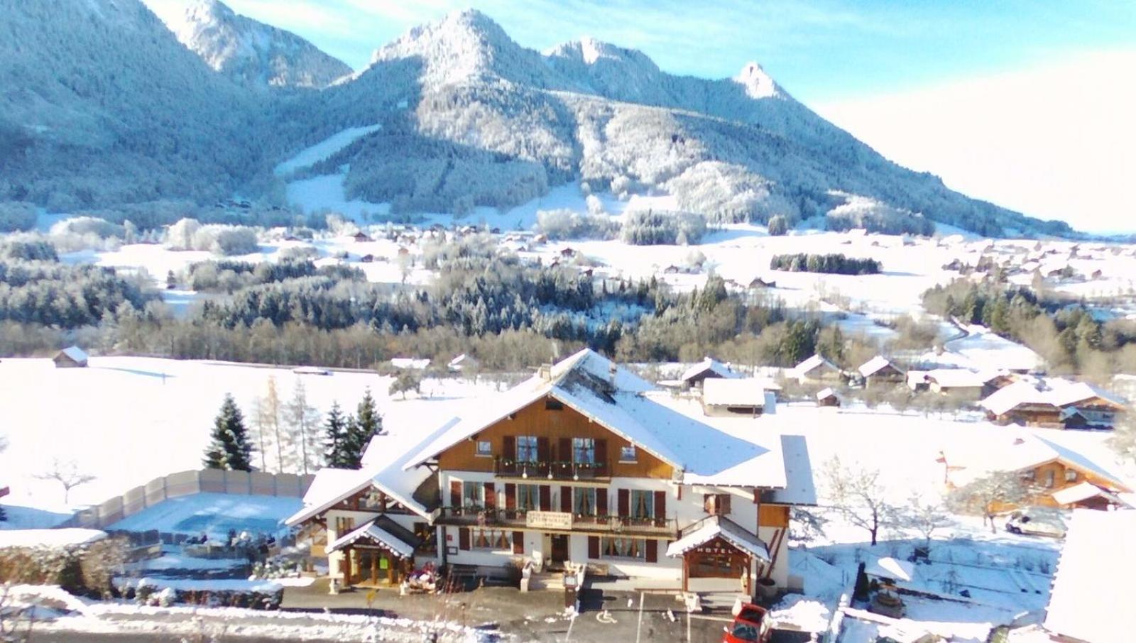 Hotel Plein Soleil Vacheresse Екстериор снимка