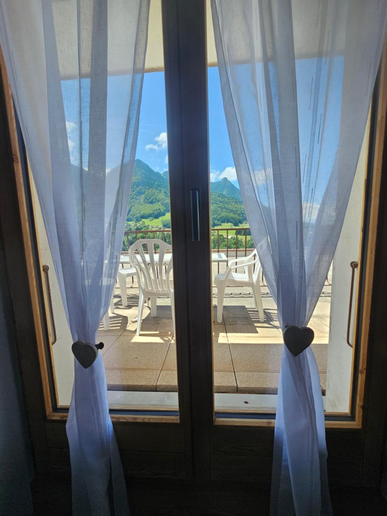 Hotel Plein Soleil Vacheresse Екстериор снимка