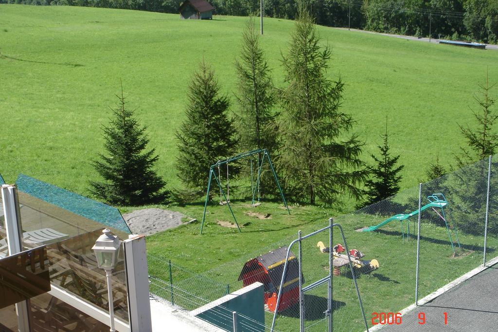 Hotel Plein Soleil Vacheresse Екстериор снимка
